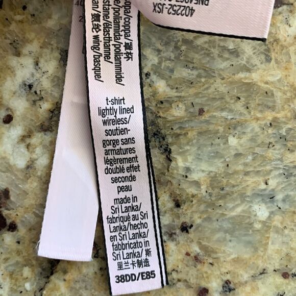 Victoria’s Secret t-shirt lightly lined wireless Rust Lace Racerback Bra 38DD - Picture 8 of 8